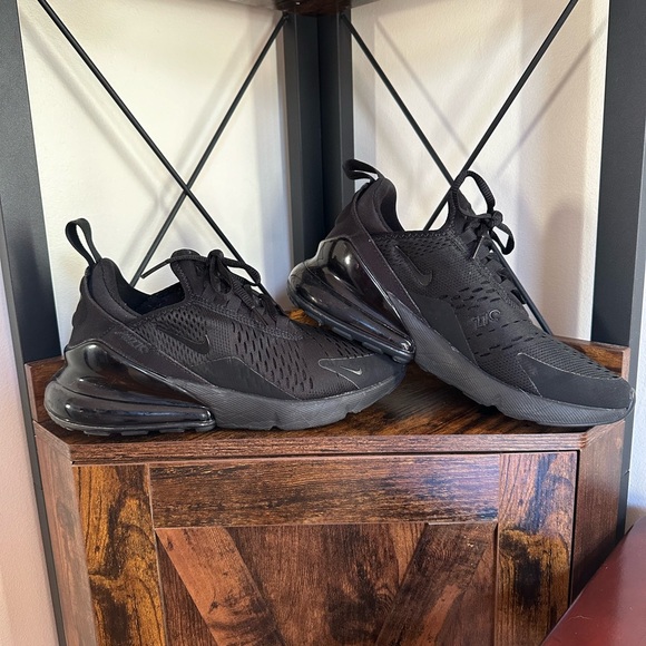 Women’s Nike Air Max 270 - Picture 2 of 5